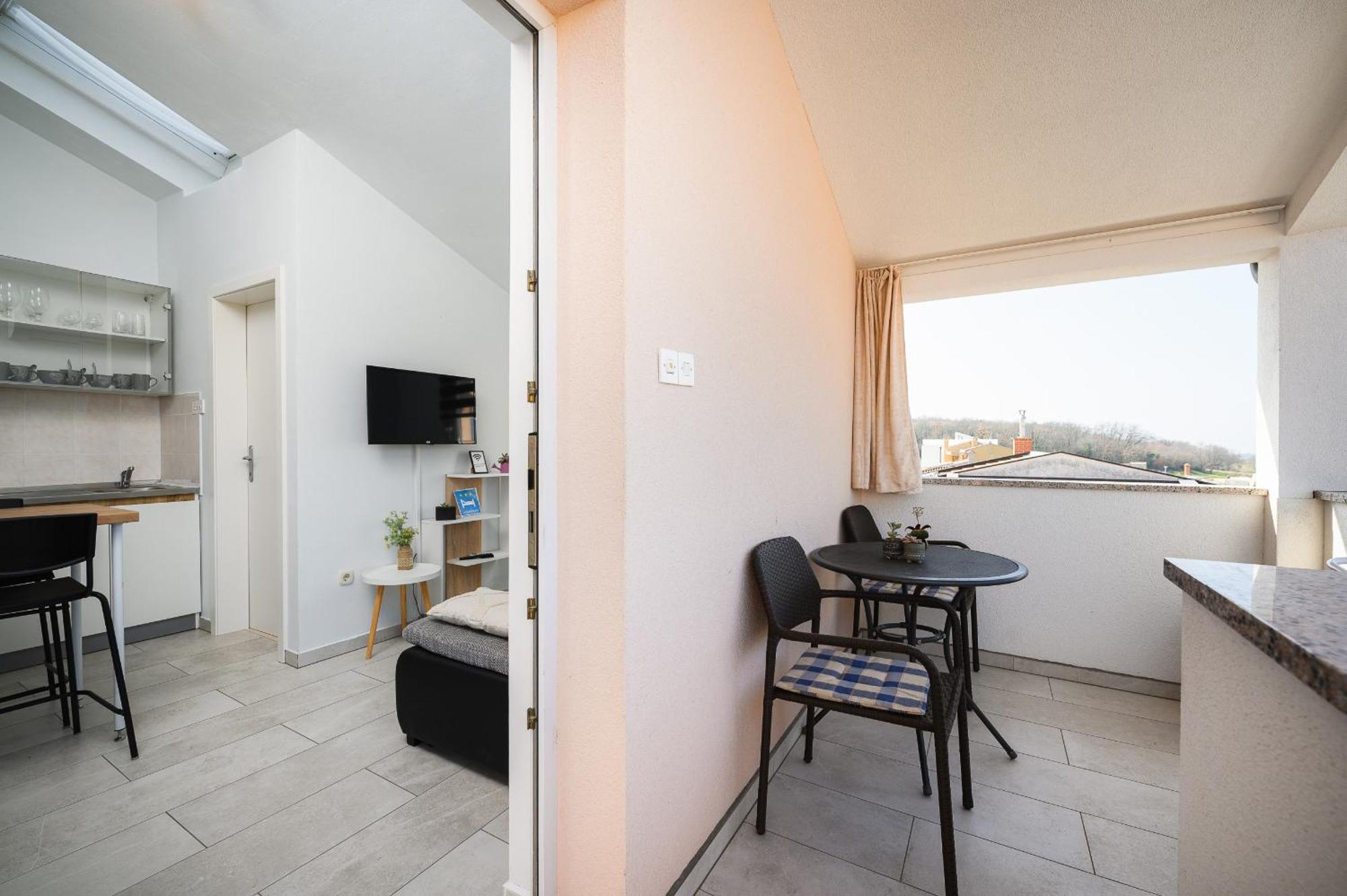 Charming Apartments Rose 1&2 With Pool Poreč Zewnętrze zdjęcie